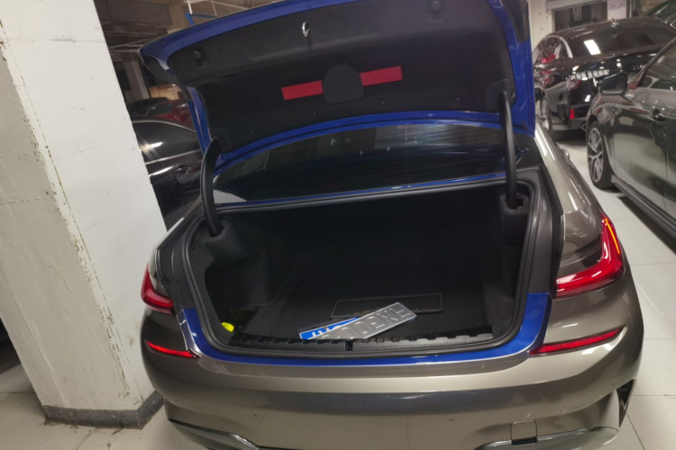 宝马3系 2021款 320Li M运动套装局部细节23