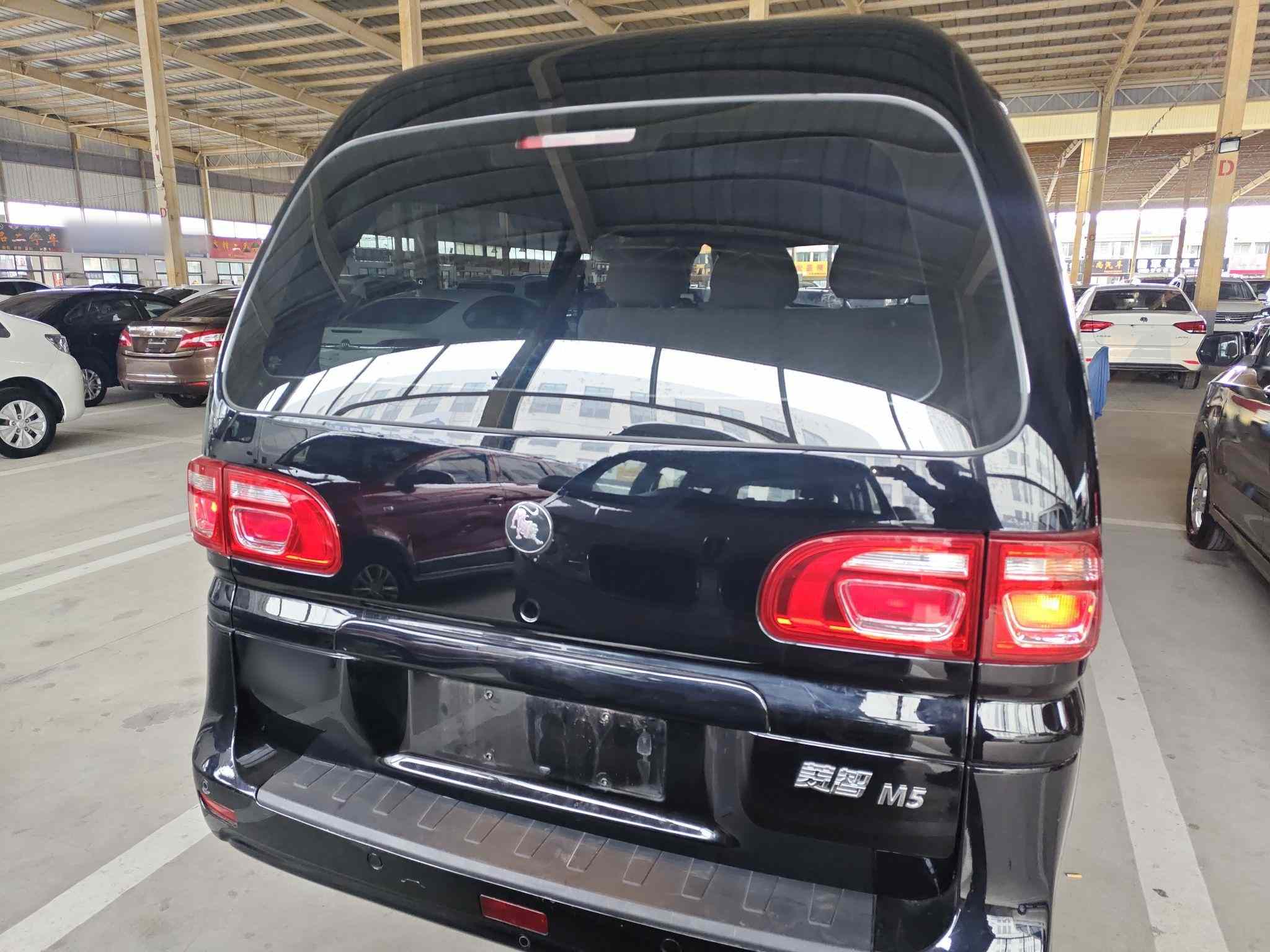 东风风行 菱智 2023款 M5L 1.6L 基本型 5座(4)