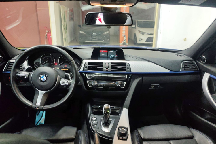 宝马3系 2019款 320i M运动套装中控内饰7002