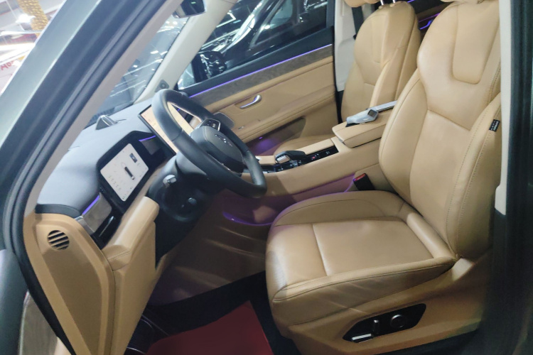 鸿蒙智行 问界M5 2022款 增程四驱性能版局部细节19