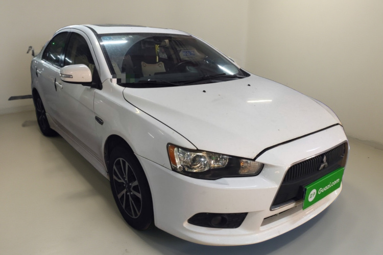 三菱 翼神 2013款 致炫版 2.0L CVT旗舰型车身外观3