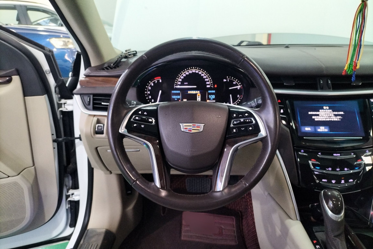 凯迪拉克XTS 2017款 28T 精英型中控内饰13