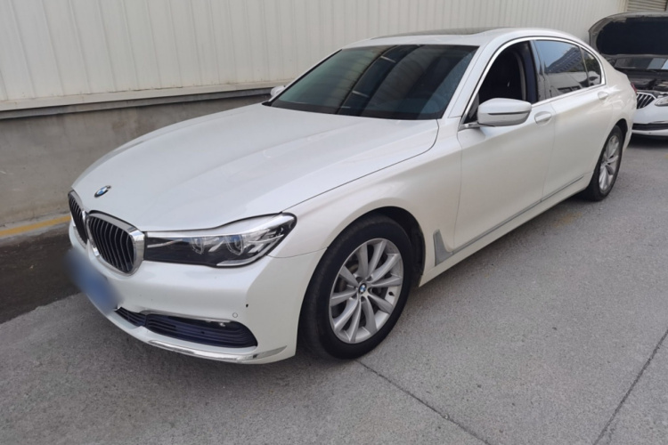 宝马7系 2017款 730Li 领先型车身外观4