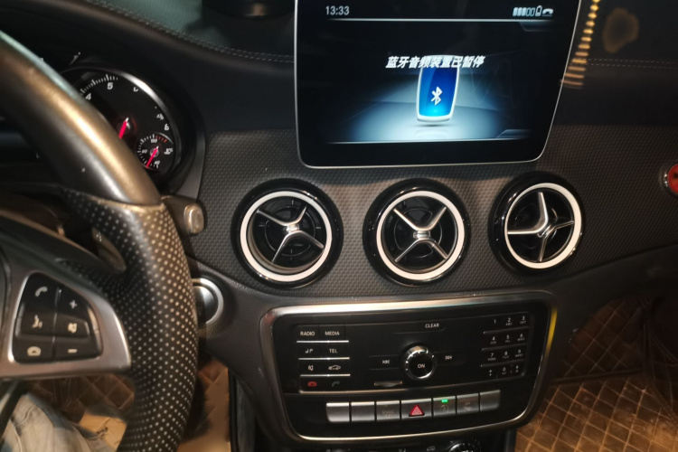 奔驰GLA 2019款 GLA 200 时尚型局部细节16