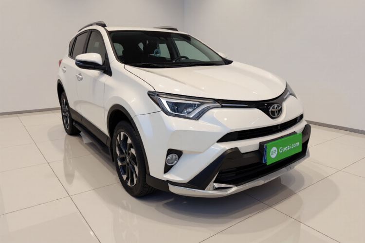 丰田 RAV4荣放 2018款 2.5L 自动四驱精英i版车身外观3