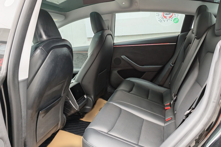特斯拉 Model 3 2023款 长续航全轮驱动版中控内饰7007