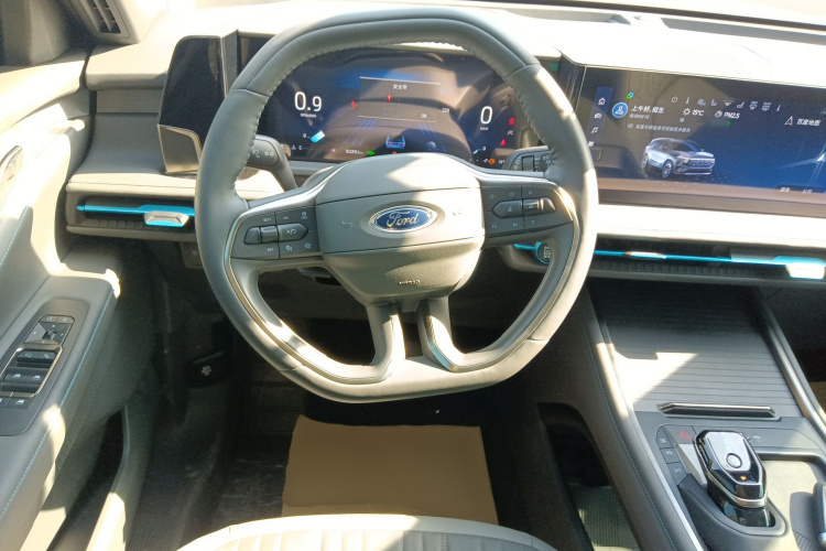福特 2023款 锐界L 2.0T EcoBoost 两驱七座豪华型中控内饰13