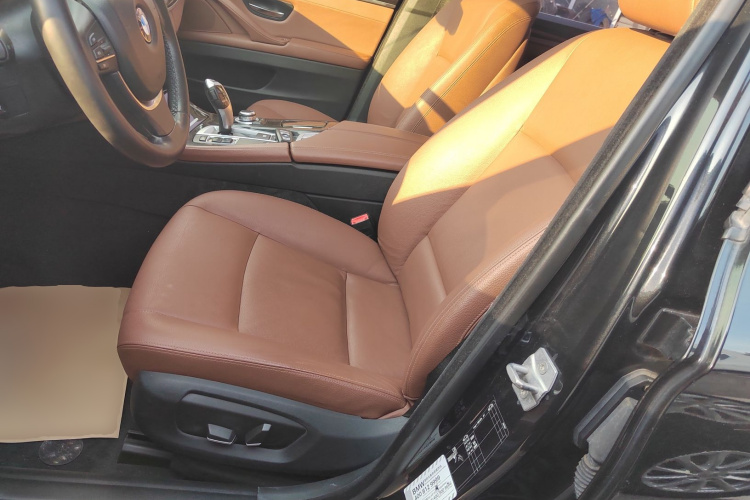 宝马5系 2017款 525Li 领先型局部细节19