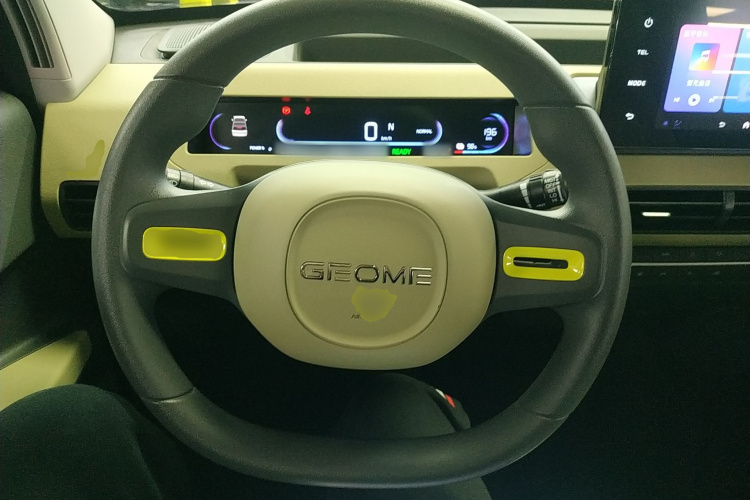 吉利银河 2024款 200km 熊猫骑士中控内饰13