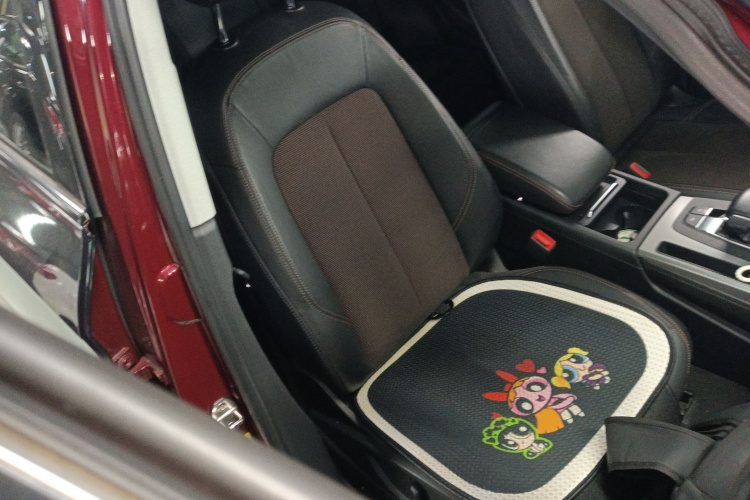 奥迪Q5L 2018款 45 TFSI 尊享时尚型 国V局部细节41