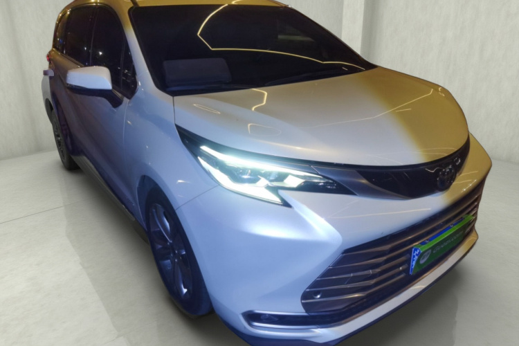 丰田 赛那SIENNA 2021款 2.5L混动 铂金版车身外观3