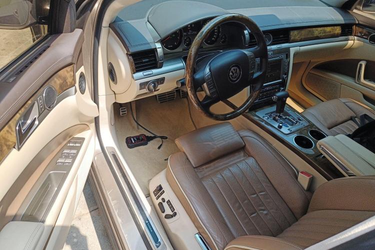 大众 辉腾 2011款 3.6L V6 4座加长Individual版中控内饰20