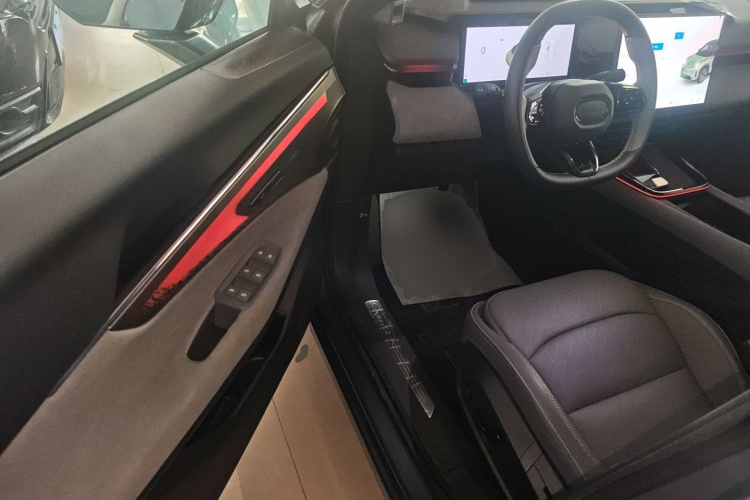 领克08 EM-P 2025款 245km 超长续航Halo中控内饰7003