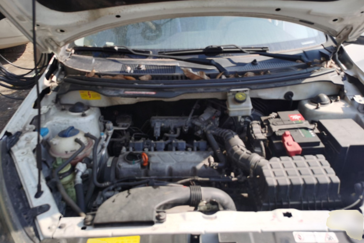 奇瑞 瑞虎3X 2017款 1.5L 自动时尚版机舱底盘24