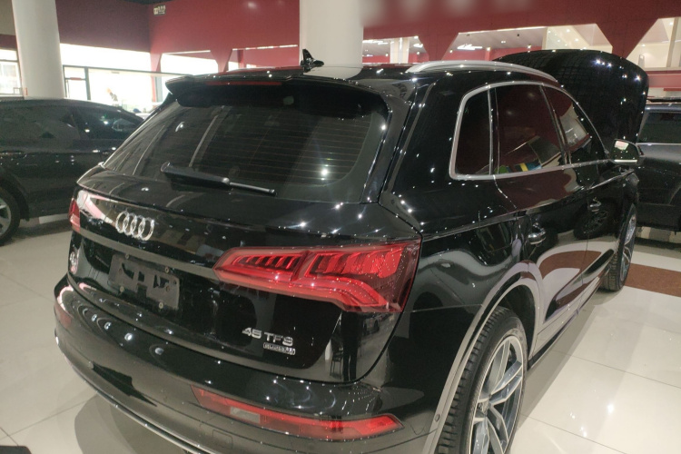 奥迪Q5L 2018款 45 TFSI 尊享时尚型 国V车身外观7