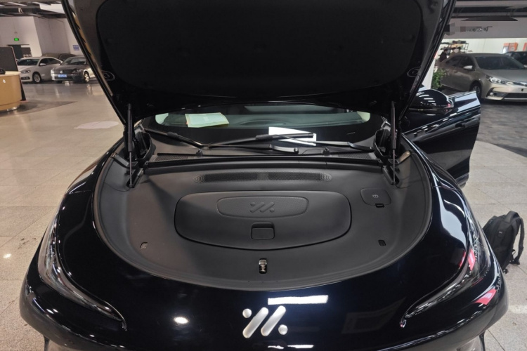 智己汽车 智己LS6 2025款 灵蜥智驾版机舱底盘24