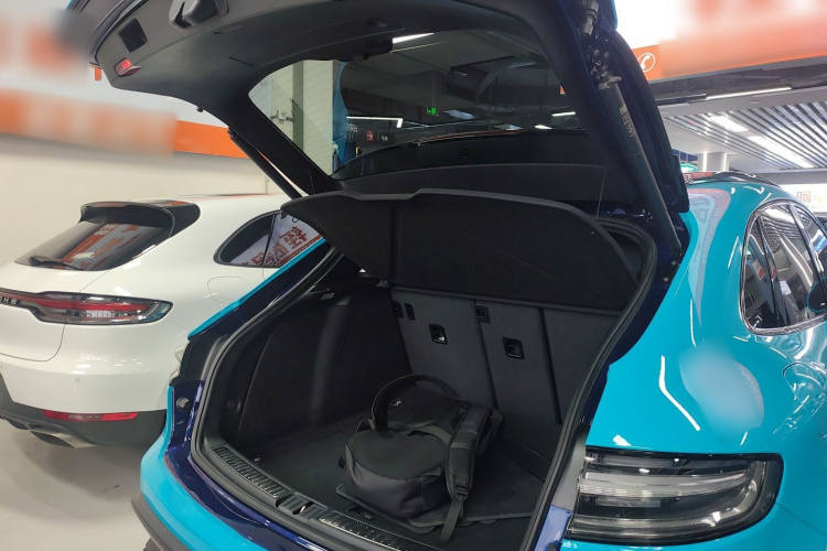 保时捷 2022款 Macan 2.0T机舱底盘23
