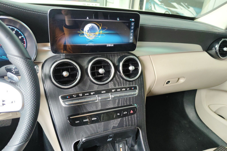 奔驰C级 2020款 C 260 L 运动版中控内饰12