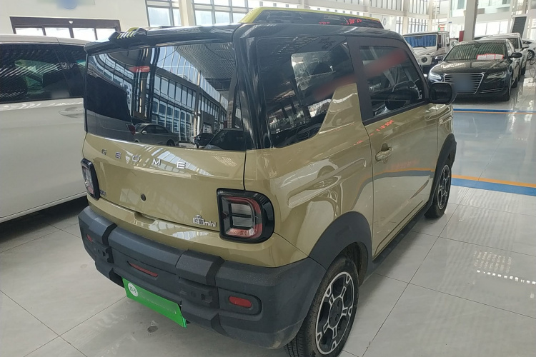 吉利银河 2024款 200km 熊猫骑士车身外观7