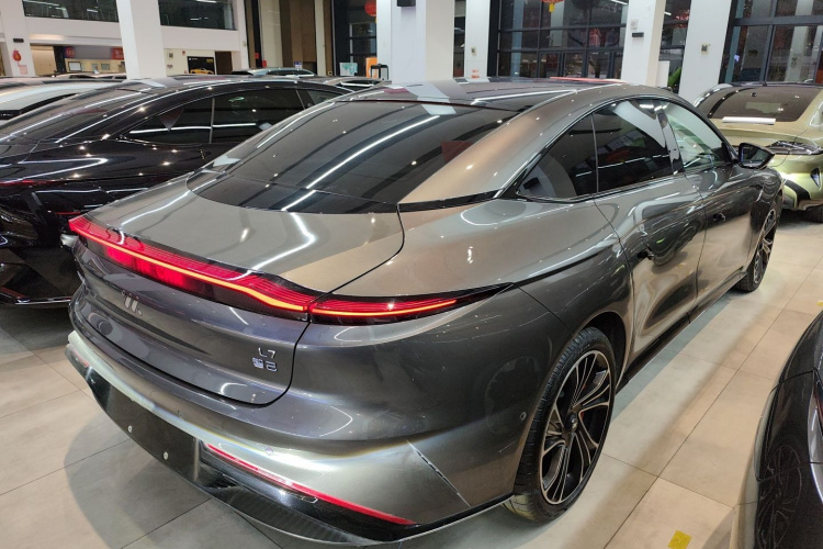 智己汽车 智己L7 2022款 Pro车身外观6005