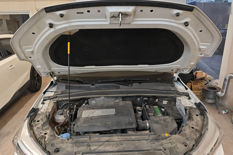 奔腾T77 2023款 1.5T 自动豪华型机舱底盘24