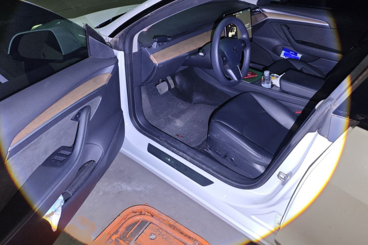 特斯拉 Model 3 2021款 标准续航后驱升级版中控内饰7003