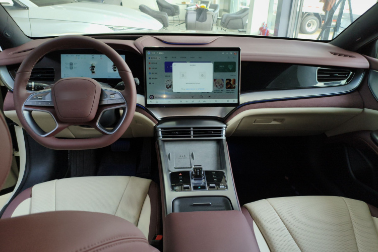 比亚迪 海豹07 DM-i 2025款 智驾版 DM-i 1.5L 125km 尊贵型中控内饰7002