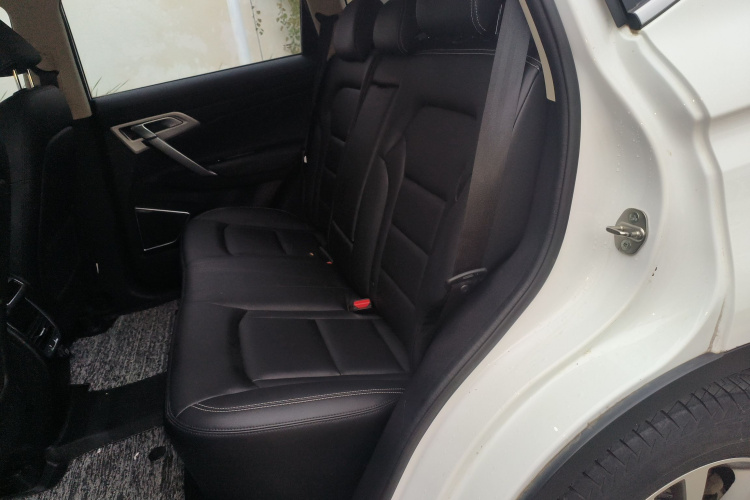 吉利汽车 博越 2016款 1.8TD 自动智慧型中控内饰7004