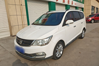 宝骏730 2016款 1.5L 手动舒适型 7座 国V