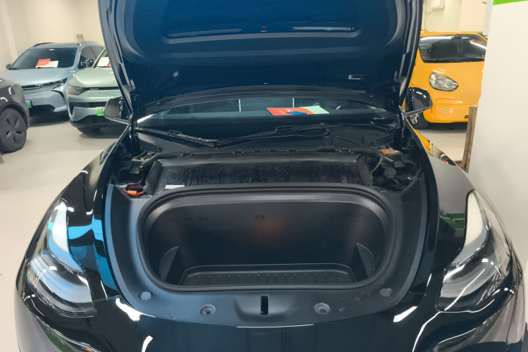 特斯拉 Model Y 2023款 后轮驱动版机舱底盘24