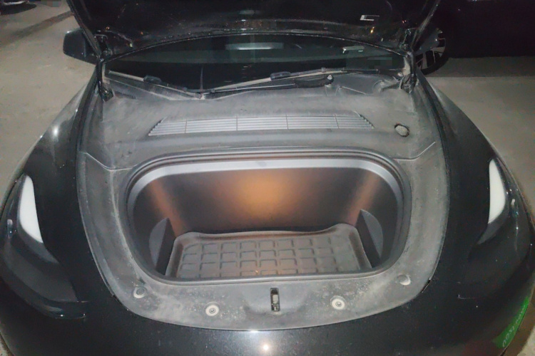 特斯拉 Model Y 2021款 标准续航后驱版局部细节24