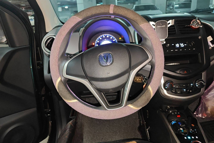 长安欧尚 奔奔E-Star 2021款 国民版 心悦版（快充版）磷酸铁锂（31.18kWh）中控内饰13