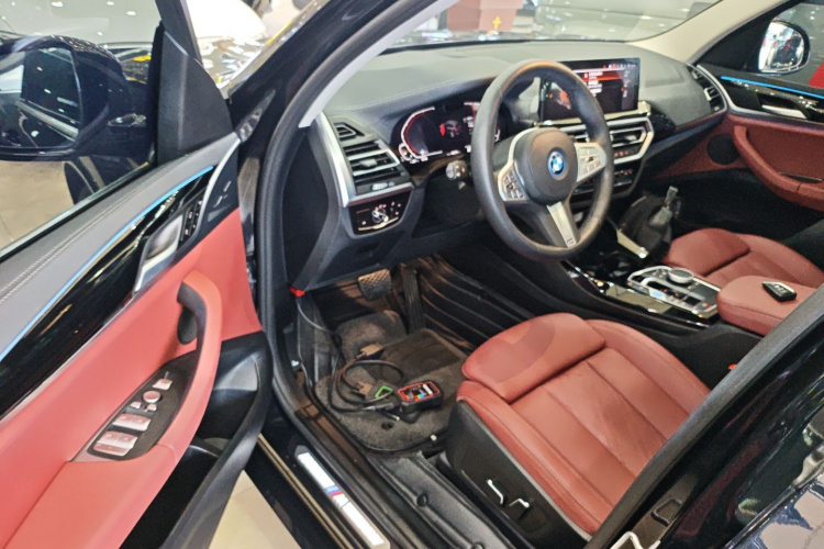 宝马iX3 2024款 领先型中控内饰20