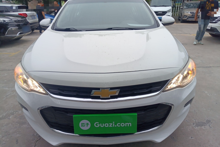 雪佛兰 科沃兹 2019款 320 自动欣享天窗版车身外观2