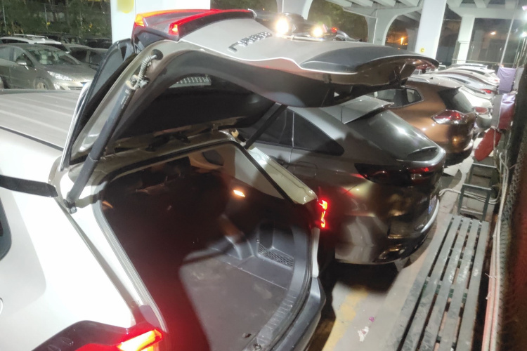 丰田 威兰达 2021款 2.0L CVT两驱豪华版局部细节23