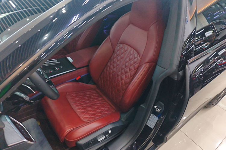 奥迪A7L 2024款 45 TFSI quattro 黑武士版中控内饰19