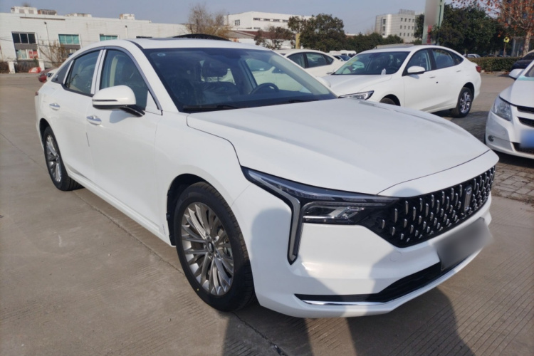 奔腾B70 2025款 龙耀版 1.5T 欢享型车身外观3