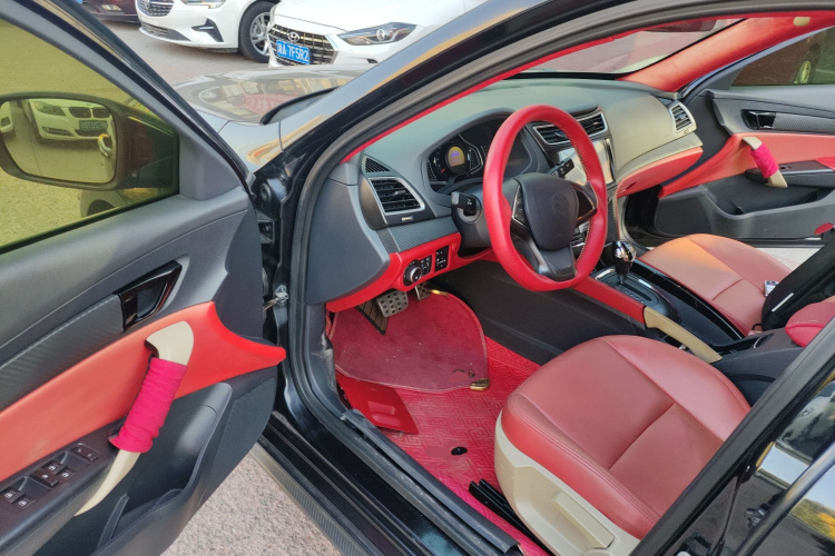 北京汽车 绅宝CC 2015款 1.8T 自动舒适版中控内饰20