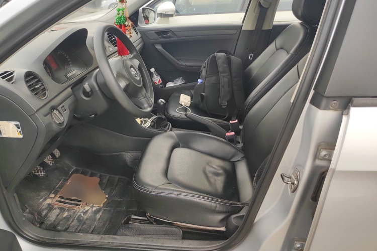 大众 捷达 2013款 1.6L 手动时尚型中控内饰19