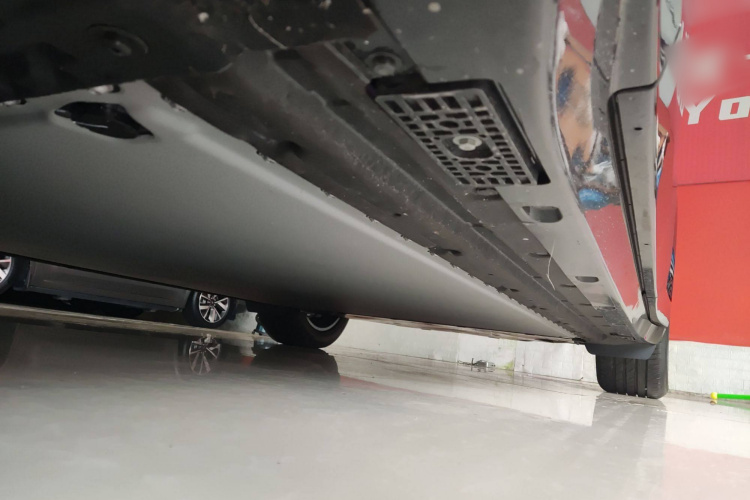 小米汽车 小米YU7 2025款 超长续航高性能四驱Max版局部细节9002