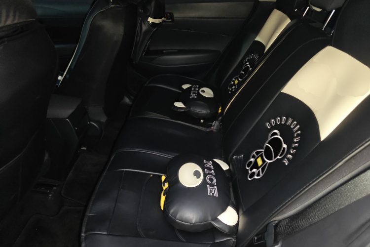 丰田 锋兰达 2023款 2.0L 智能电混双擎 领先版中控内饰21