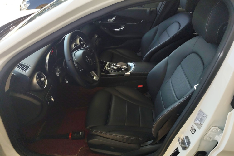 奔驰C级(进口) 2018款 C 200 旅行轿车中控内饰19