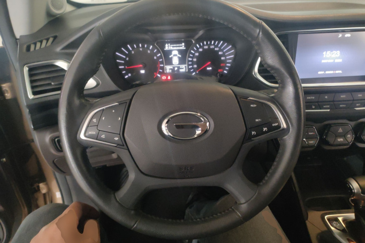 广汽传祺 传祺GS4 2016款 235T G-DCT豪华版中控内饰13