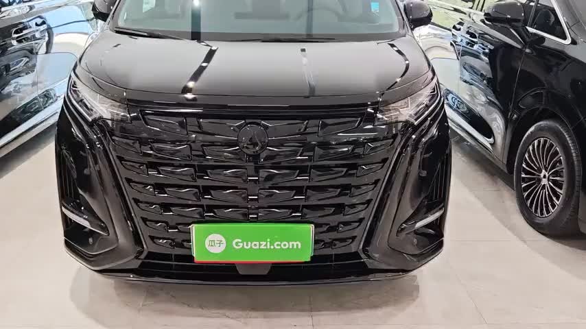 腾势D9 2024款 DM-i 980 四驱尊荣型实拍1