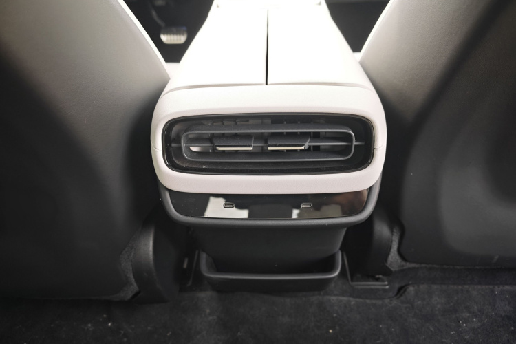 小米汽车 小米SU7 2024款 四驱Max创始版中控内饰7003