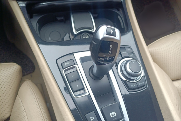 宝马5系GT 2011款 535i xDrive豪华型局部细节18