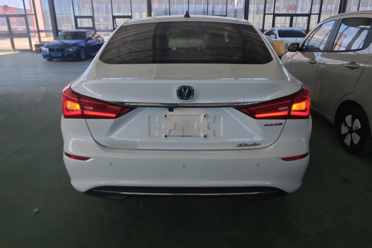 长安 逸动 2019款 高能版 1.6L GDI 手动先锋型 国VI车身外观6