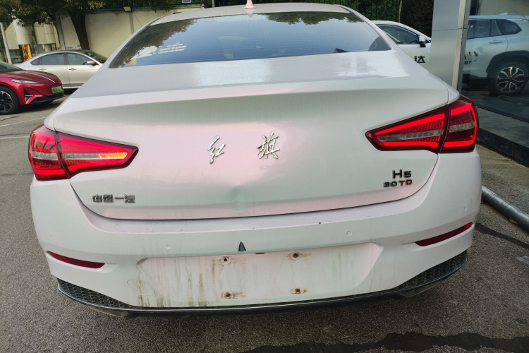 红旗H5 2020款 1.5T DCT旗韵版车身外观6