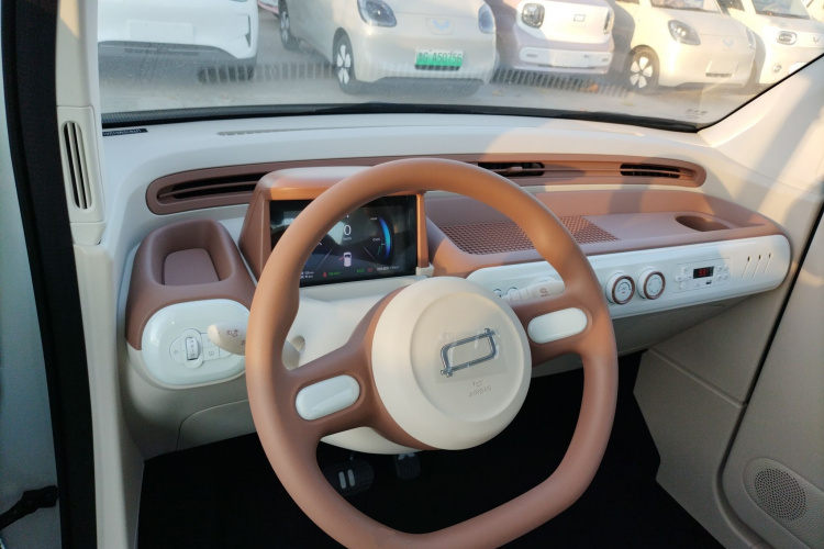 奔腾小马 2026款 222km 萌趣马 Plus中控内饰7002