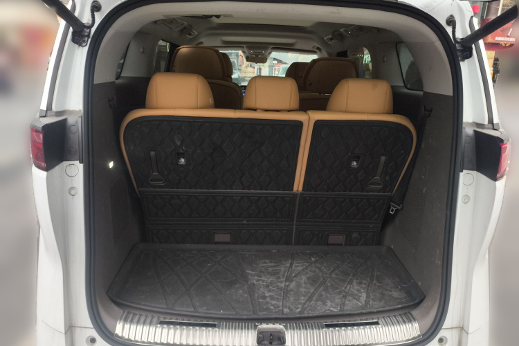 腾势D9 2022款 DM-i 1040 尊贵型局部细节23